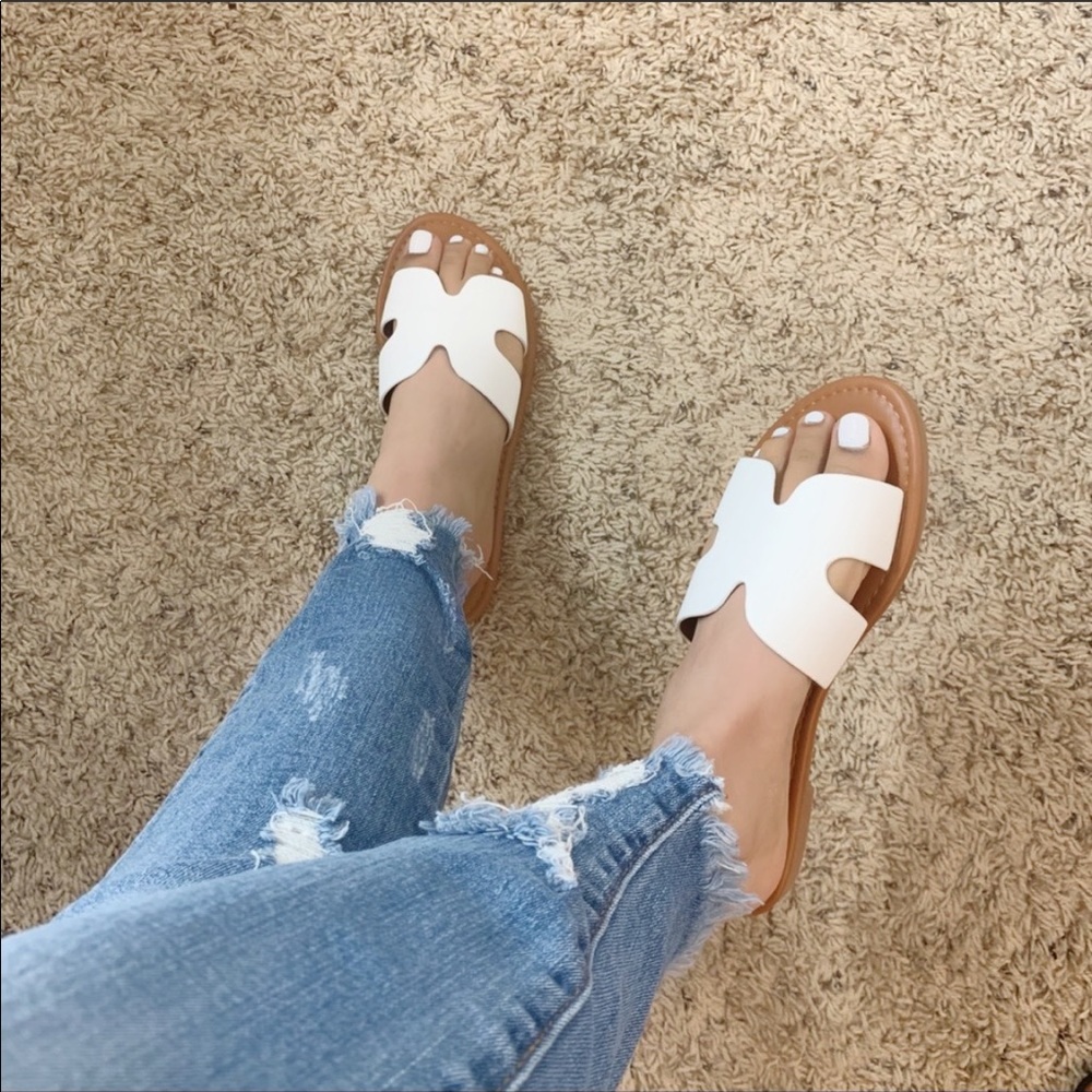 NEW Camila Sandal- in White - Picture 6 of 6